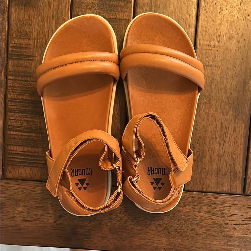 Cougar Women’s Brown Sandals (NWOT)